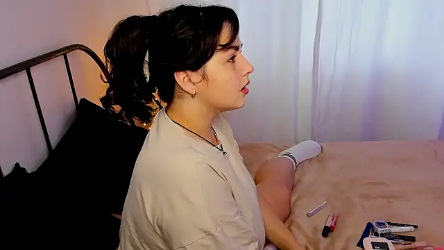 Snapshot of Talla_a chatting on November 16, 9:04 am Talla a online show from November 16, 9:04 am