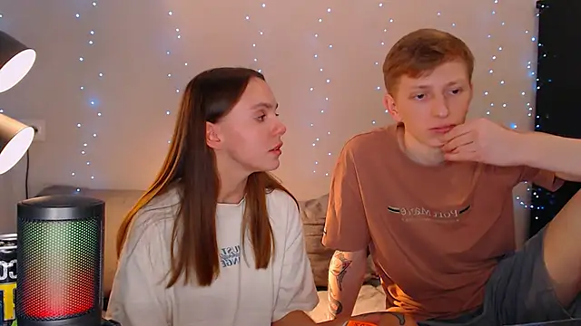 juliaanddima online show from December 15, 11:53 pm