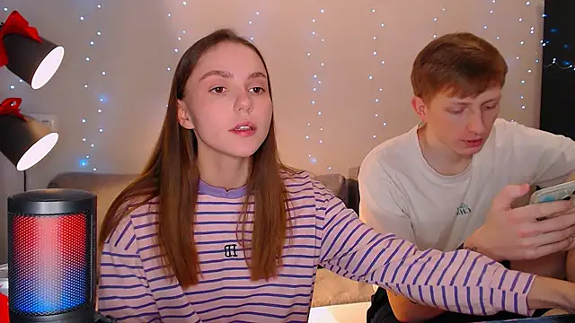 juliaanddima online show from December 25, 9:33 pm