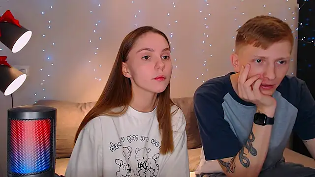 Snapshot of juliaanddima chatting on December 29, 12:09 am juliaanddima online show from December 29, 12:09 am