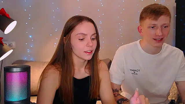 Snapshot of juliaanddima chatting on January 6, 10:15 pm juliaanddima online show from January 6, 10:15 pm