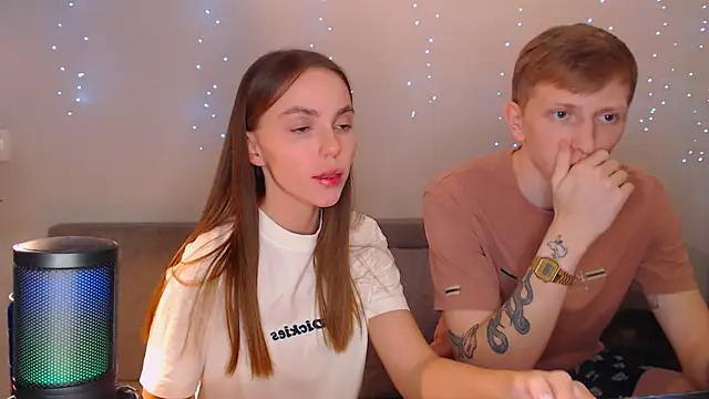 Snapshot of juliaanddima chatting on March 13, 12:05 am juliaanddima online show from March 13, 12:05 am