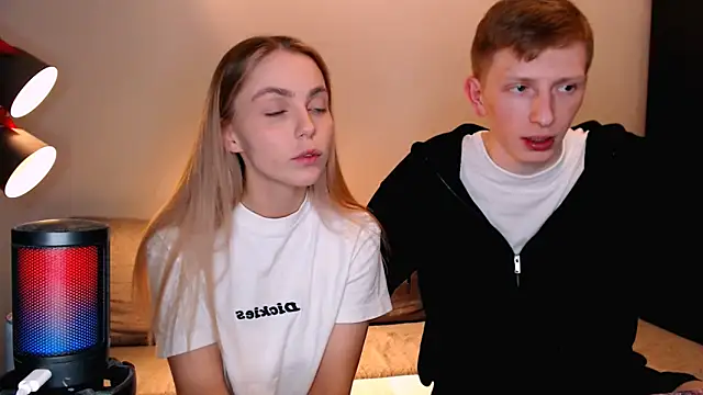 Snapshot of juliaanddima chatting on November 21, 9:24 pm juliaanddima online show from November 21, 9:24 pm