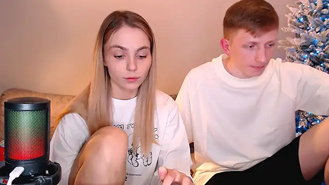 juliaanddima online show from January 11, 9:42 pm