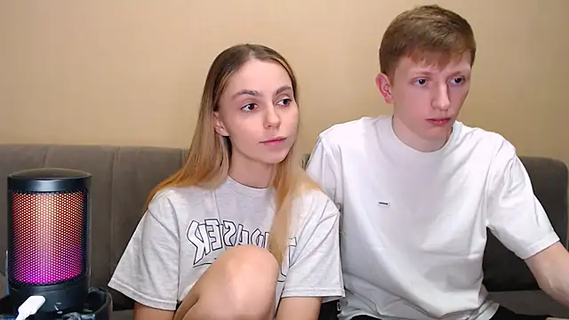 juliaanddima online show from February 6, 11:08 pm