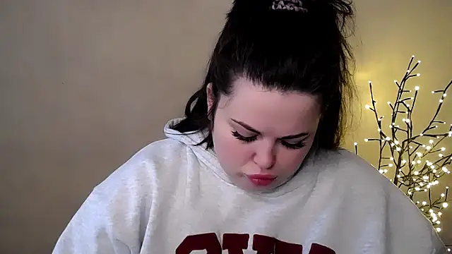 Emily Mo online show from November 26, 6:36 am