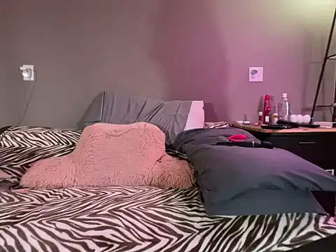 1Lustfully yours online show from March 15, 2:06 am