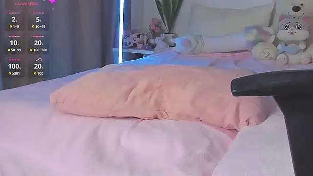 Katie Cooper  online show from March 24, 8:25 pm