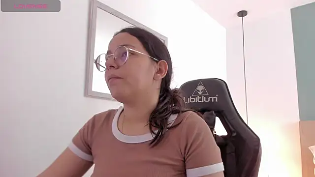 lucy blue28 online show from April 7, 12:49 pm