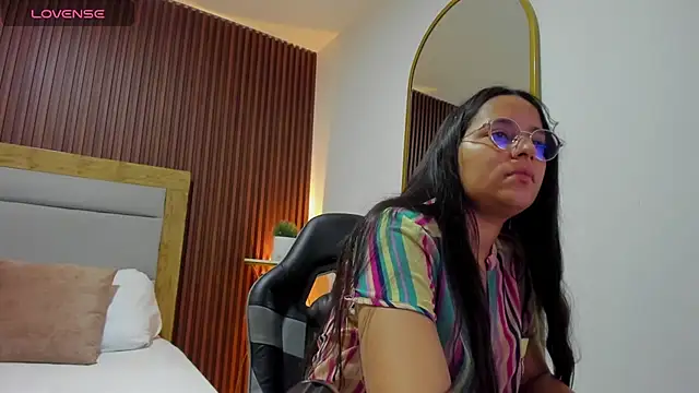 lucy blue28 online show from April 15, 12:56 pm