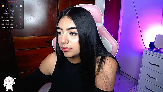 Snapshot of eva_six chatting on December 12, 7:48 pm eva six online show from December 12, 7:48 pm