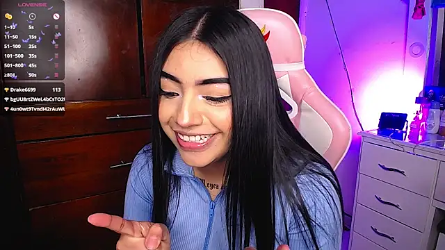 Snapshot of eva_six chatting on March 5, 9:26 pm eva six online show from March 5, 9:26 pm