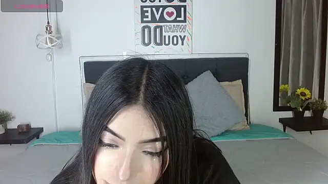 Snapshot of eva_six chatting on October 7, 5:43 pm eva six online show from October 7, 5:43 pm