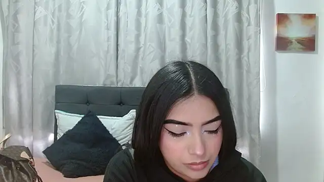 Snapshot of eva_six chatting on October 13, 6:52 pm eva six online show from October 13, 6:52 pm