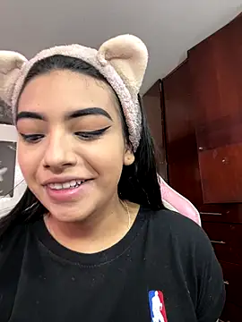 Snapshot of eva_six chatting on October 29, 5:47 pm eva six online show from October 29, 5:47 pm