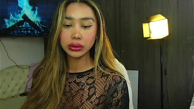 liah v online show from April 23, 2:24 am