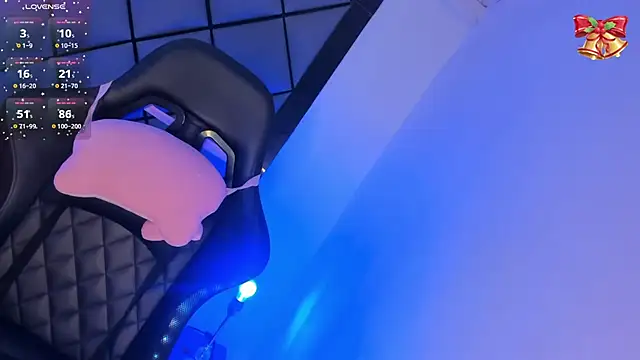 Snapshot of GeorginaCute_ chatting on December 18, 12:44 pm GeorginaCute online show from December 18, 12:44 pm