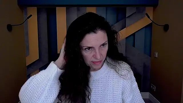 Snapshot of EllaLong chatting on November 14, 12:26 pm EllaLong online show from November 14, 12:26 pm