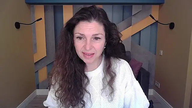 Snapshot of EllaLong chatting on November 19, 12:27 pm EllaLong online show from November 19, 12:27 pm