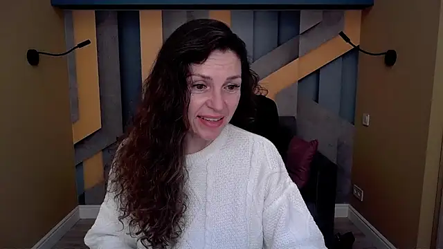 Snapshot of EllaLong chatting on November 22, 12:26 pm EllaLong online show from November 22, 12:26 pm