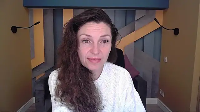 Snapshot of EllaLong chatting on November 26, 12:28 pm EllaLong online show from November 26, 12:28 pm