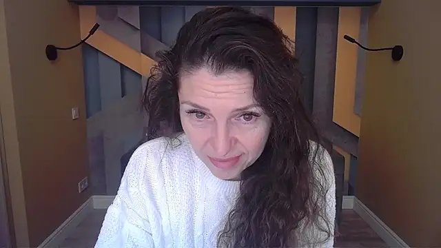 Snapshot of EllaLong chatting on November 30, 12:31 pm EllaLong online show from November 30, 12:31 pm