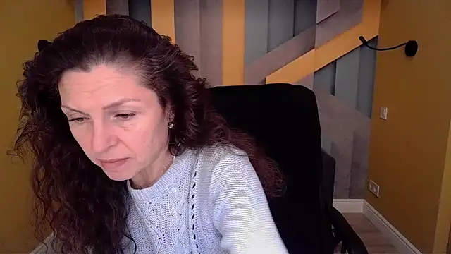 EllaLong online show from April 17, 11:13 am