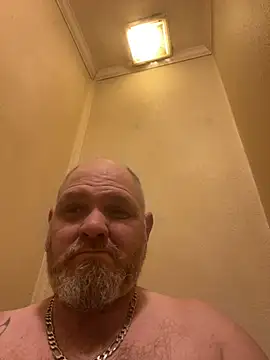 Snapshot of mrscum4u chatting on January 13, 4:39 am mrscum4u online show from January 13, 4:39 am