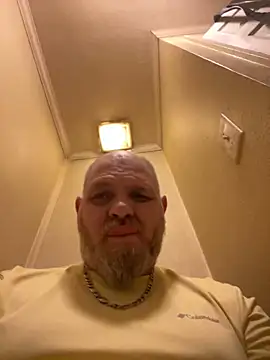 Snapshot of mrscum4u chatting on January 16, 4:28 am mrscum4u online show from January 16, 4:28 am