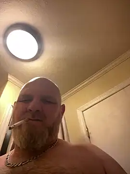 Snapshot of mrscum4u chatting on February 16, 3:47 am mrscum4u online show from February 16, 3:47 am