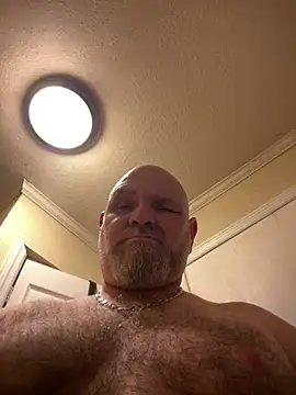 Snapshot of mrscum4u chatting on March 19, 3:41 am mrscum4u online show from March 19, 3:41 am