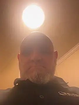 Snapshot of mrscum4u chatting on October 24, 4:09 am mrscum4u online show from October 24, 4:09 am