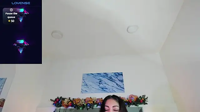 Snapshot of Lauralove_69 chatting on December 27, 7:24 pm Lauralove 69 online show from December 27, 7:24 pm