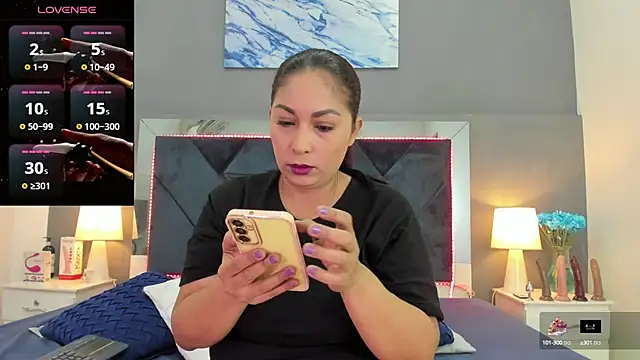 Snapshot of Lauralove_69 chatting on September 29, 8:24 pm Lauralove 69 online show from September 29, 8:24 pm