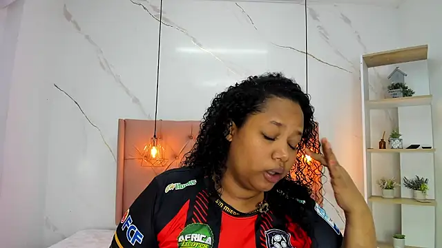 Belle Brunette online show from April 6, 11:55 am