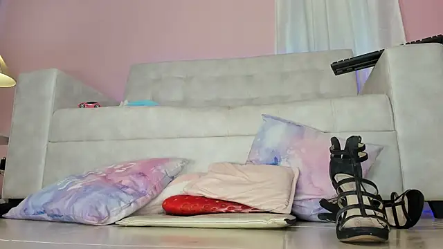 Snapshot of tinysara chatting on January 18, 8:30 pm tinysara online show from January 18, 8:30 pm