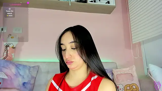 tinysara online show from February 9, 5:06 pm