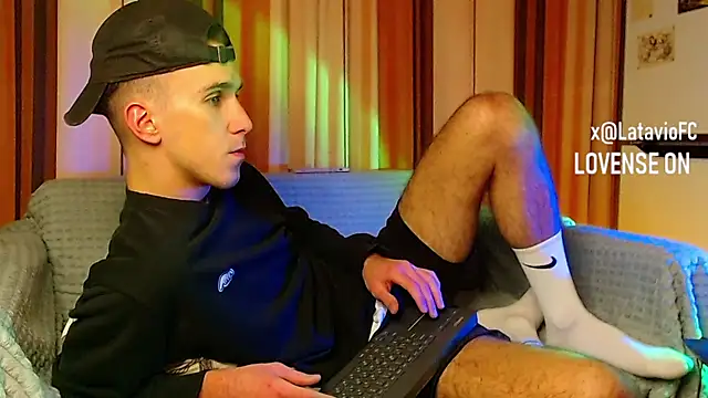 Snapshot of Midnighter_ chatting on November 21, 12:48 pm Midnighter online show from November 21, 12:48 pm