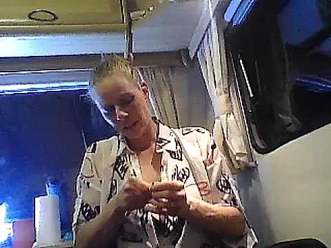 Snapshot of WildScorpio86 chatting on December 20, 2:35 pm WildScorpio86 online show from December 20, 2:35 pm