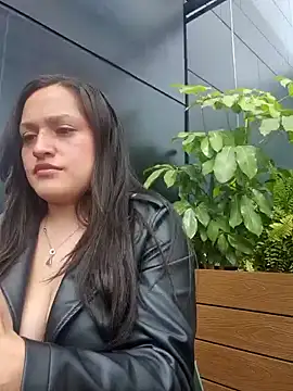 Snapshot of megan_doll2 chatting on December 19, 3:19 pm megan doll2 online show from December 19, 3:19 pm