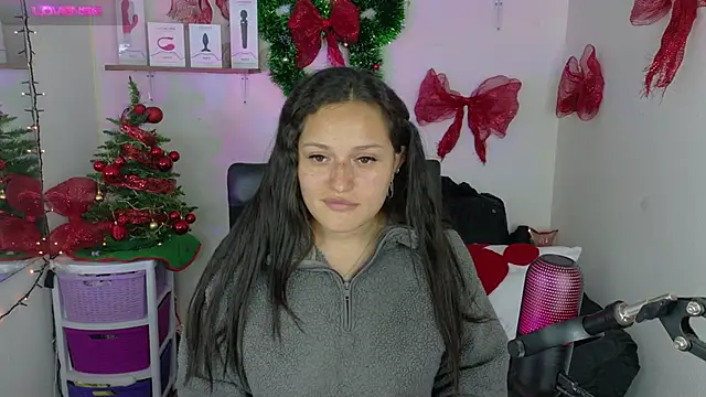 Snapshot of megan_doll2 chatting on December 21, 1:58 am megan doll2 online show from December 21, 1:58 am