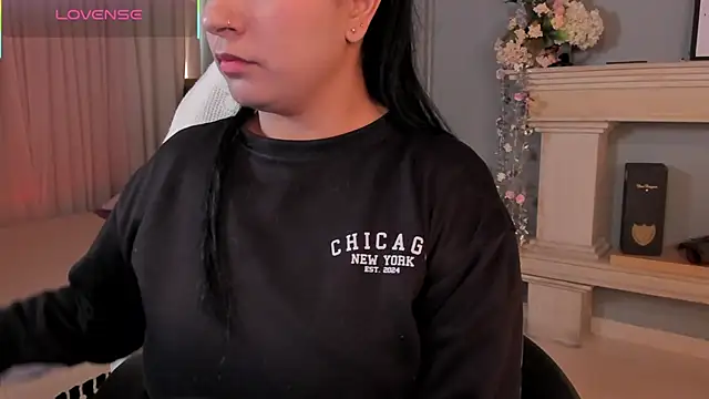 Snapshot of scarlet_miller1 chatting on March 8, 12:20 pm scarlet miller1 online show from March 8, 12:20 pm