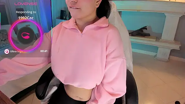 Snapshot of scarlet_miller1 chatting on March 14, 11:56 am scarlet miller1 online show from March 14, 11:56 am