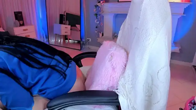 Snapshot of scarlet_miller1 chatting on March 15, 12:02 pm scarlet miller1 online show from March 15, 12:02 pm