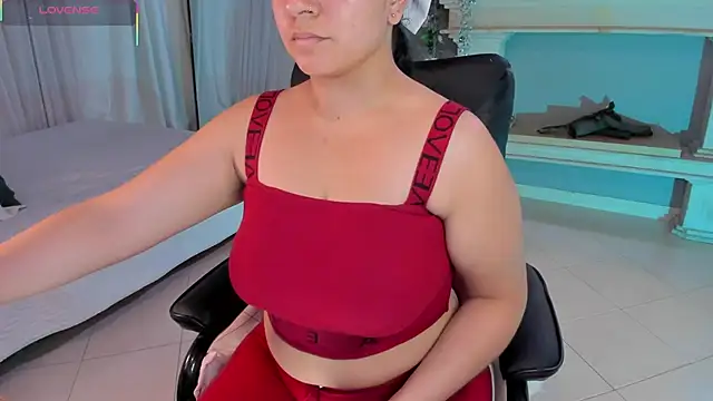 Snapshot of scarlet_miller1 chatting on March 21, 11:44 am scarlet miller1 online show from March 21, 11:44 am