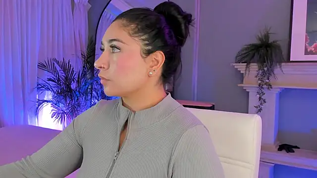 Snapshot of scarlet_miller1 chatting on September 11, 11:43 am scarlet miller1 online show from September 11, 11:43 am