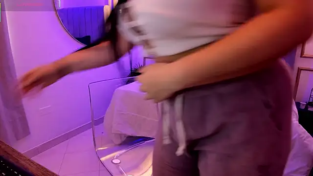 Snapshot of scarlet_miller1 chatting on October 3, 12:13 pm scarlet miller1 online show from October 3, 12:13 pm