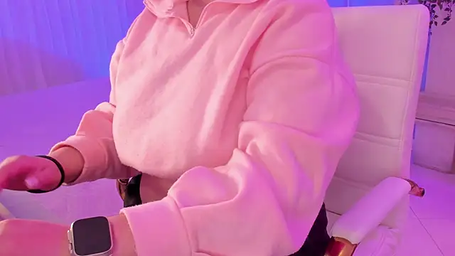 Snapshot of scarlet_miller1 chatting on November 26, 12:28 pm scarlet miller1 online show from November 26, 12:28 pm