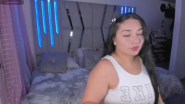 Snapshot of scarlet_miller1 chatting on June 25, 10:47 pm scarlet miller1 online show from June 25, 10:47 pm