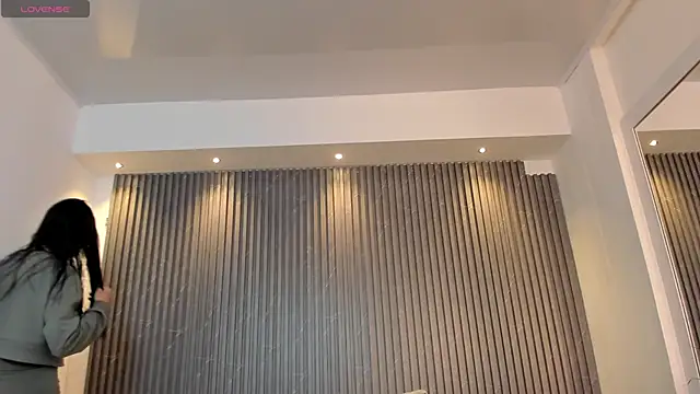 charlottewhitte online show from March 21, 11:33 am